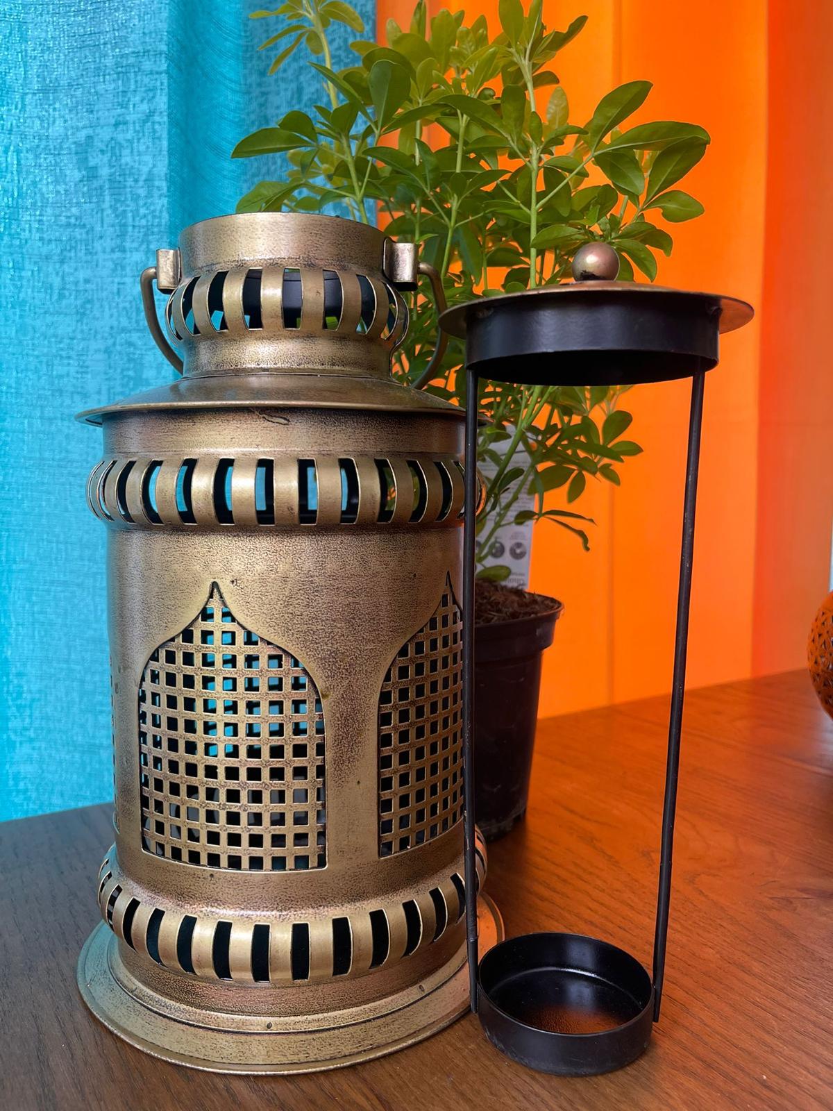 MOROCCAN STYLE METAL LANTERN – HOLLOW-OUT PROJECTION DECOR